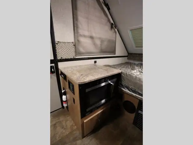 2017 Forest River RV Rockwood Hard Side Series A122BH - Photo 8