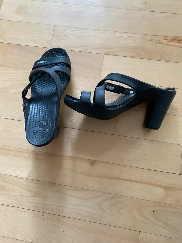 Sandales CROC – comme neuves - Photo 2