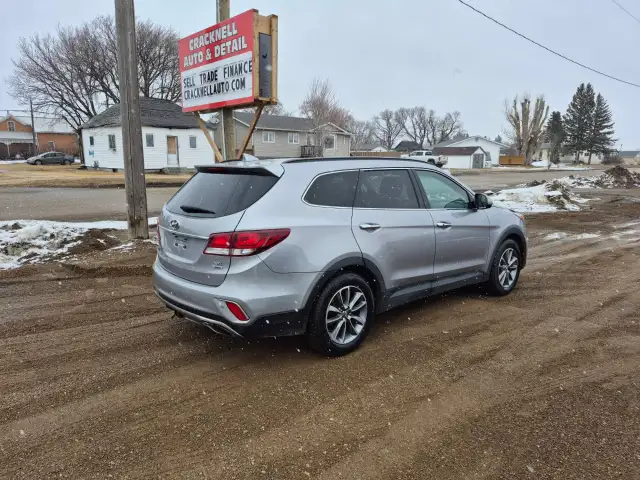 2017 Hyundai Santa Fe XL - Photo 2