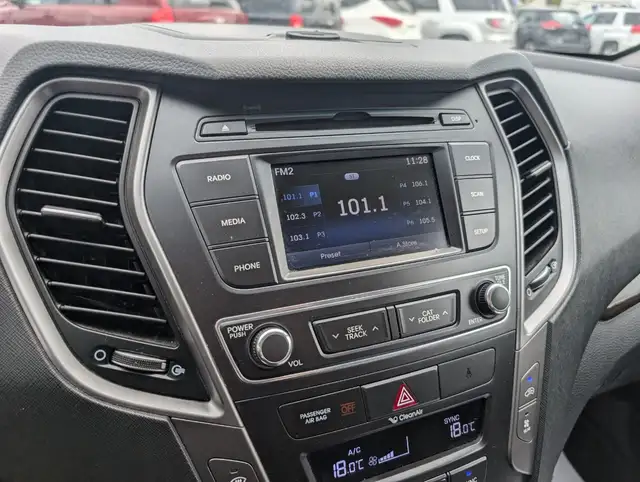 2017 Hyundai Santa Fe XL - Photo 6