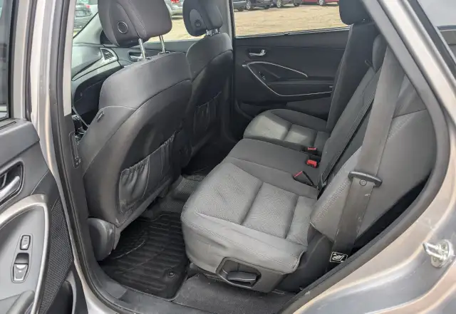 2017 Hyundai Santa Fe XL - Photo 16