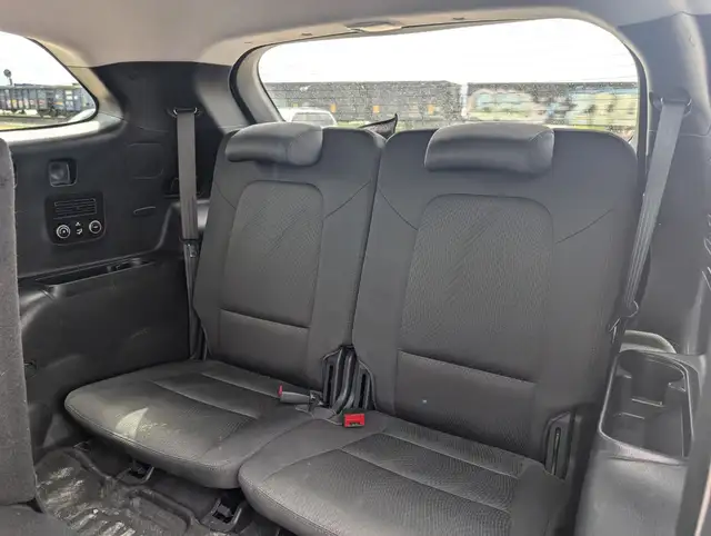 2017 Hyundai Santa Fe XL - Photo 18