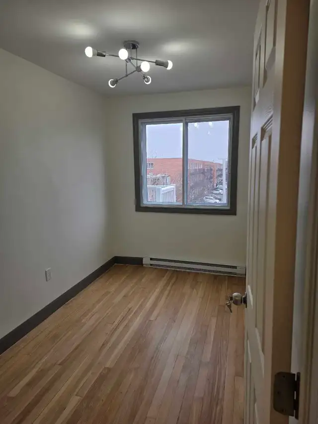 Super 5 1/2 metro fabre a proximite de tous les services - Photo 8