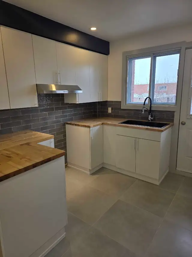 Super 5 1/2 metro fabre a proximite de tous les services - Photo 10