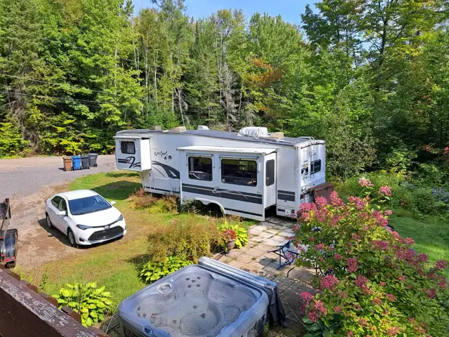 FifthWheel de 35 pi (toute offre sera étudiée)