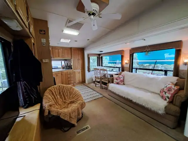 FifthWheel de 35 pi (toute offre sera étudiée) - Photo 2