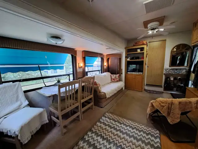 FifthWheel de 35 pi (toute offre sera étudiée) - Photo 4