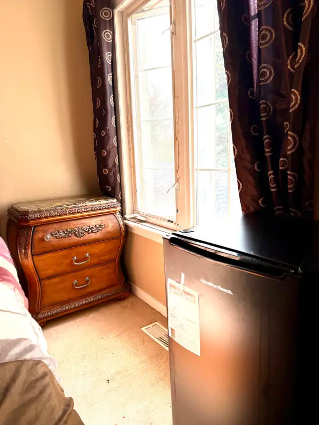 All included furnished room for rent female only - Photo 2