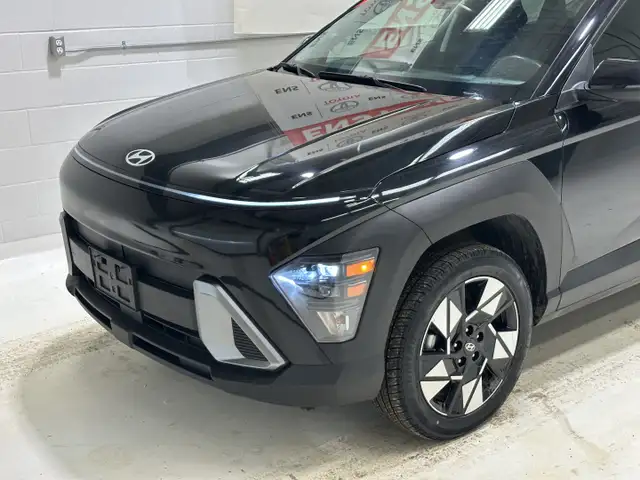 2024 Hyundai Kona PREFERRED - Photo 3