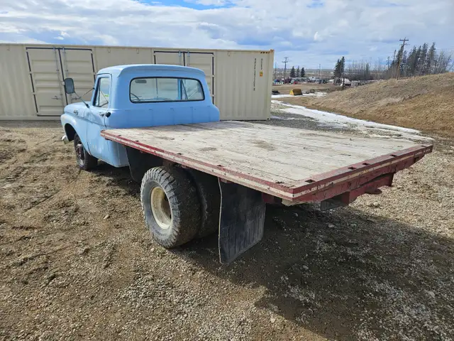1964 Ford F350 - Photo 3