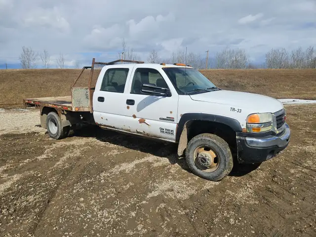 2005 GMC 3500 - Photo 2