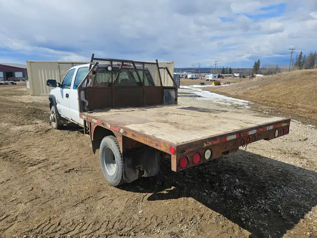 2005 GMC 3500 - Photo 3