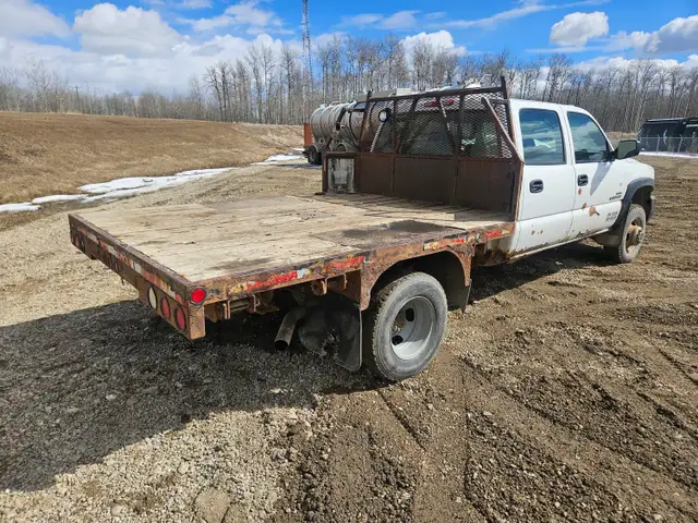 2005 GMC 3500 - Photo 4