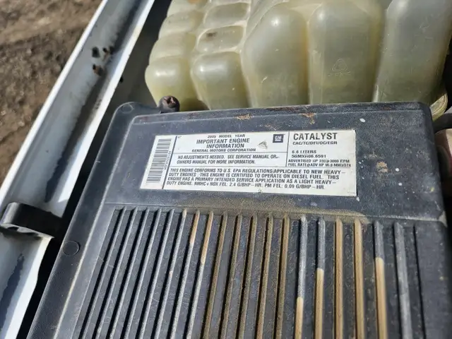 2005 GMC 3500 - Photo 13