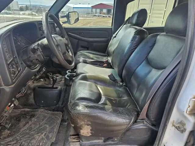 2005 GMC 3500 - Photo 14