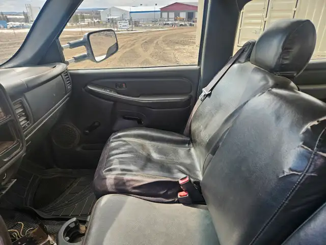 2005 GMC 3500 - Photo 15