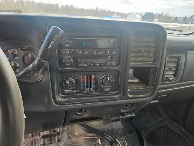 2005 GMC 3500 - Photo 16