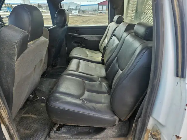 2005 GMC 3500 - Photo 22