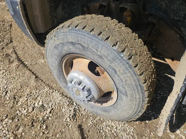 2005 GMC 3500 - Photo 24