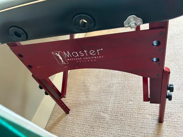 Massage Table - Photo 7