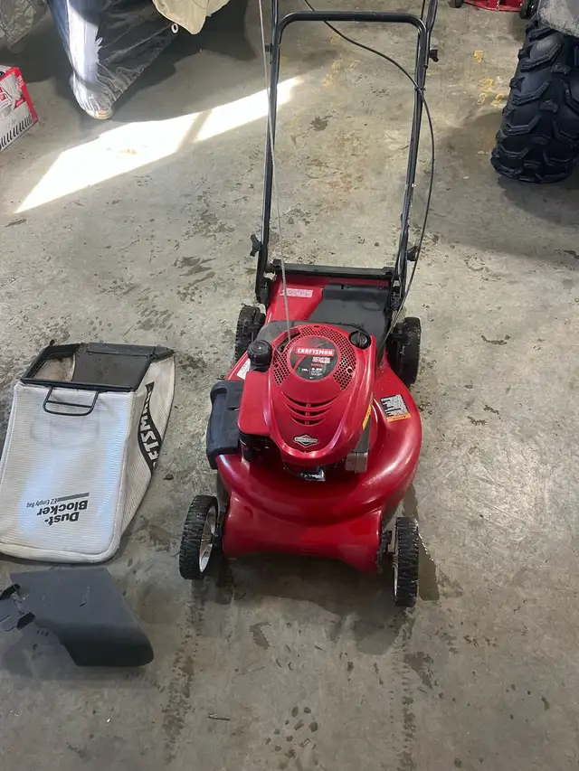 Tondeuse à traction avec sac et sortie latérale 290$ - Photo 2