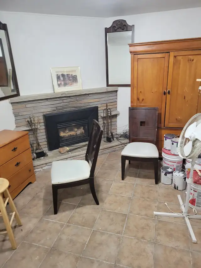 Furnished 1 Bedroom Basement For Rent! - Photo 3