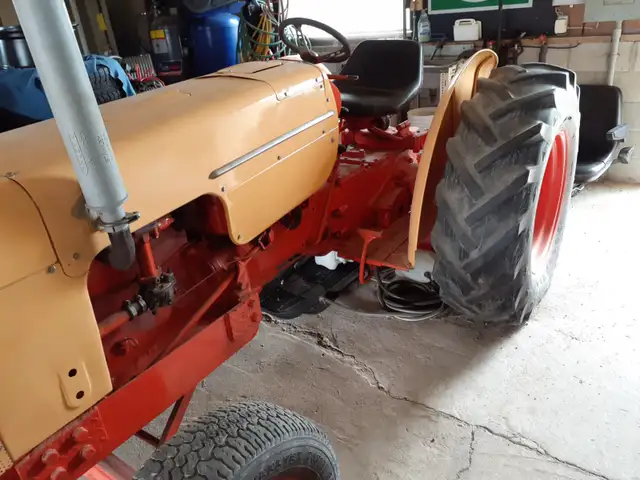 Case Tractor (Working) - Photo 3