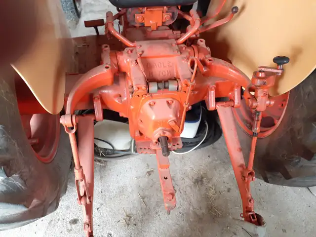 Case Tractor (Working) - Photo 5