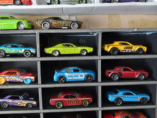 Hot Wheels  MOPAR Action Collection, 100 cars total - Photo 4