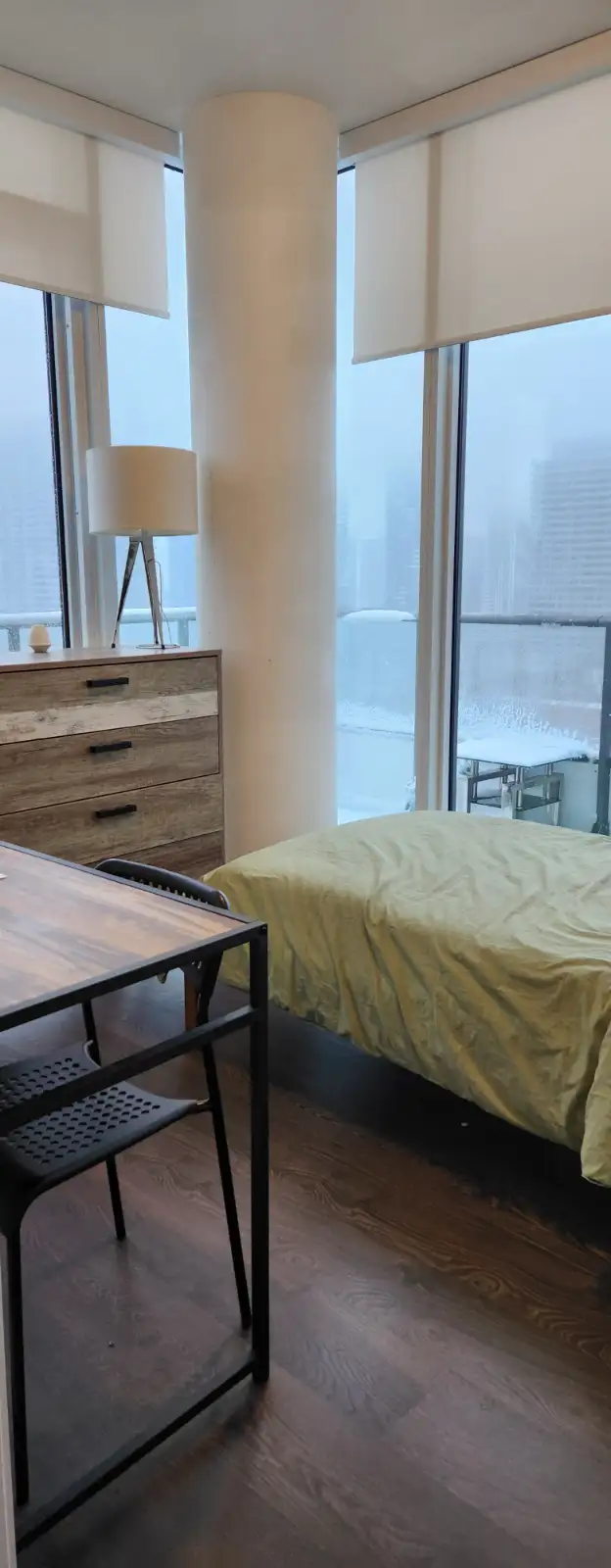 Penthouse Room for Rent- Downtown Toronto- $1300/month - Photo 2