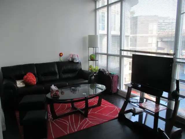 1 bed study :2000 Downtown Core/Waterfront/Cityplace/Fort York - Photo 4