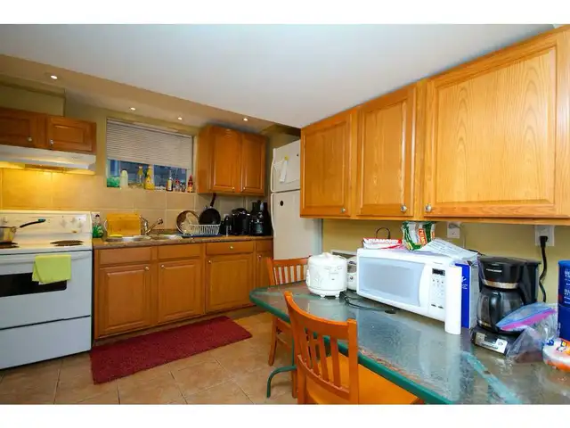 McMaster student rental - Photo 2