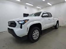 2025 TOYOTA TACOMA SR5 DOUBLE CAB 4X4, AUTO, COMME NEUF!!
