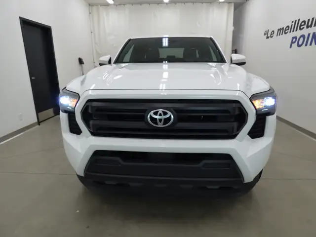 2025 TOYOTA TACOMA SR5 DOUBLE CAB 4X4, AUTO, COMME NEUF!! - Photo 3