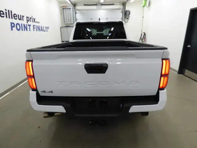 2025 TOYOTA TACOMA SR5 DOUBLE CAB 4X4, AUTO, COMME NEUF!! - Photo 4