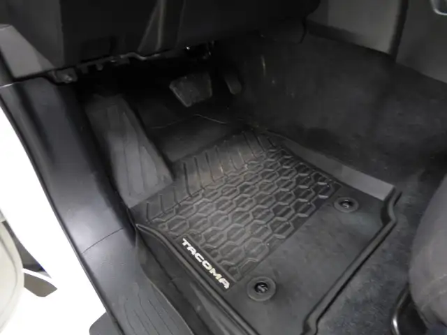 2025 TOYOTA TACOMA SR5 DOUBLE CAB 4X4, AUTO, COMME NEUF!! - Photo 19