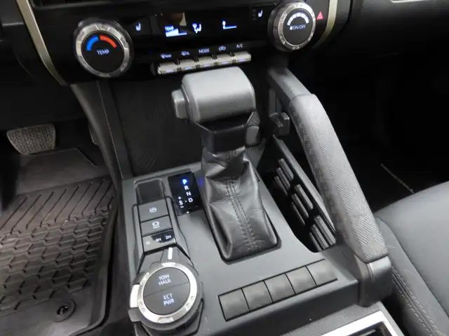 2025 TOYOTA TACOMA SR5 DOUBLE CAB 4X4, AUTO, COMME NEUF!! - Photo 24