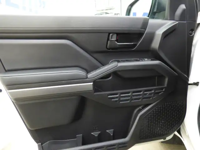 2025 TOYOTA TACOMA SR5 DOUBLE CAB 4X4, AUTO, COMME NEUF!! - Photo 28