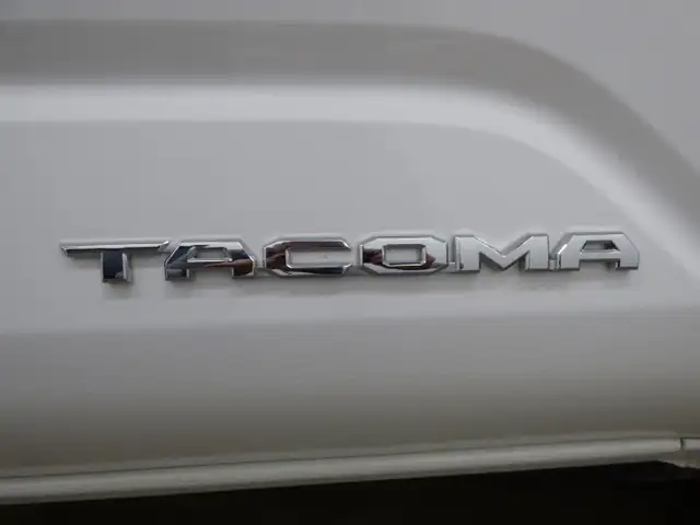 2025 TOYOTA TACOMA SR5 DOUBLE CAB 4X4, AUTO, COMME NEUF!! - Photo 35