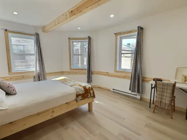 APPARTEMENT MEUBLÉ-TOUT INCLUS 4 CHAMBRES 6 1/2  -  CENTRE VILLE - Photo 9