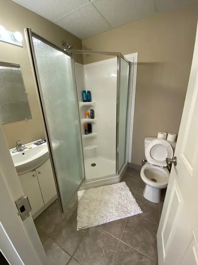 Spacious Rooms. Smart Pricing. Just Steps to WLU (Science Bldg). - Photo 5