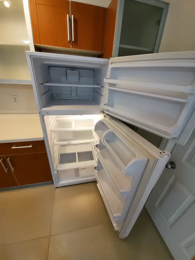 1640 Ontario St., 2 bedroom apartment avail. call 519-566-8228 - Photo 5