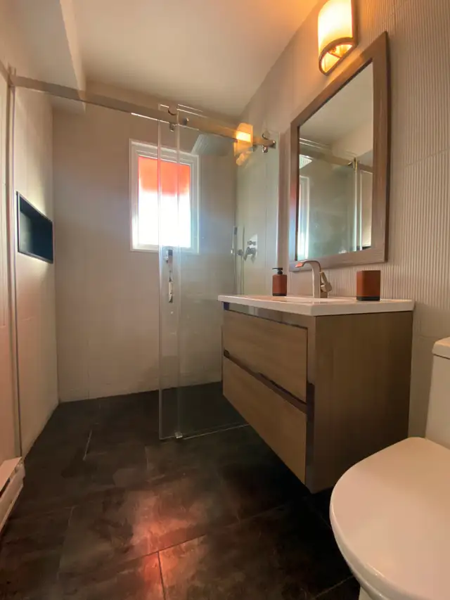 Furnished & all inclusive - TRIPLEX _ indipendant entry - Photo 4