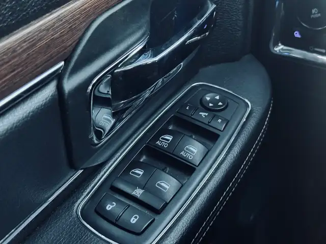 2016 Ram 1500 4WD Crew Cab 140.5' Laramie DIESEL - Photo 20