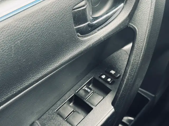 2016 Toyota Corolla 4dr Sdn Auto S - Photo 18