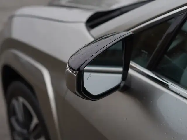 2022 Lexus UX 250H Luxury, BSM, Adaptive Cruise Control, Apple C - Photo 10