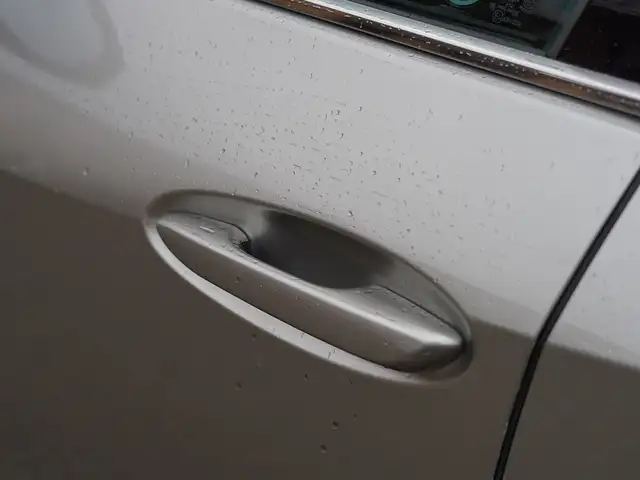 2022 Lexus UX 250H Luxury, BSM, Adaptive Cruise Control, Apple C - Photo 11