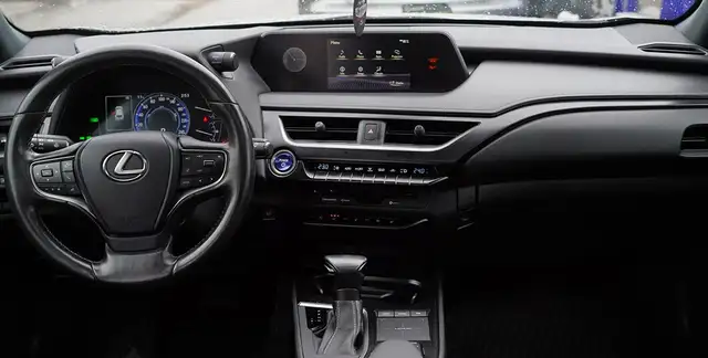 2022 Lexus UX 250H Luxury, BSM, Adaptive Cruise Control, Apple C - Photo 15