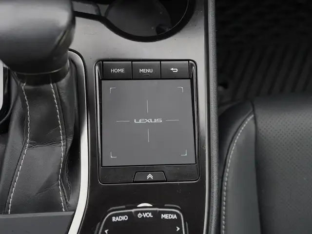 2022 Lexus UX 250H Luxury, BSM, Adaptive Cruise Control, Apple C - Photo 30