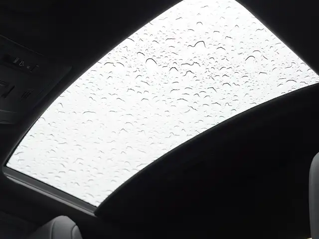 2022 Lexus UX 250H Luxury, BSM, Adaptive Cruise Control, Apple C - Photo 32